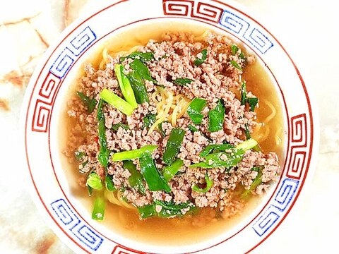 どこか優しい味わい…ひき肉とニラの台湾風ラーメン♪